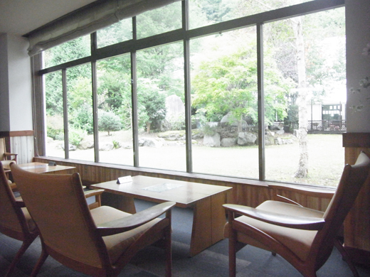 ホロホロ山荘中庭
