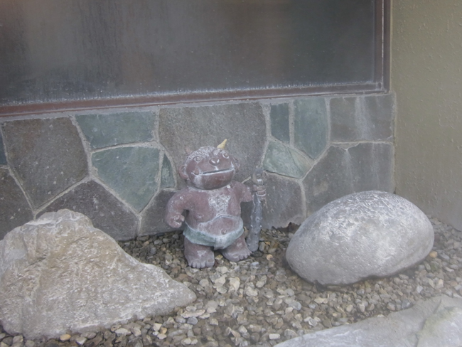鬼の像