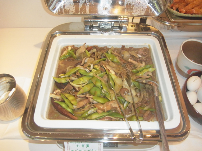 牛肉と玉ねぎ甘辛煮