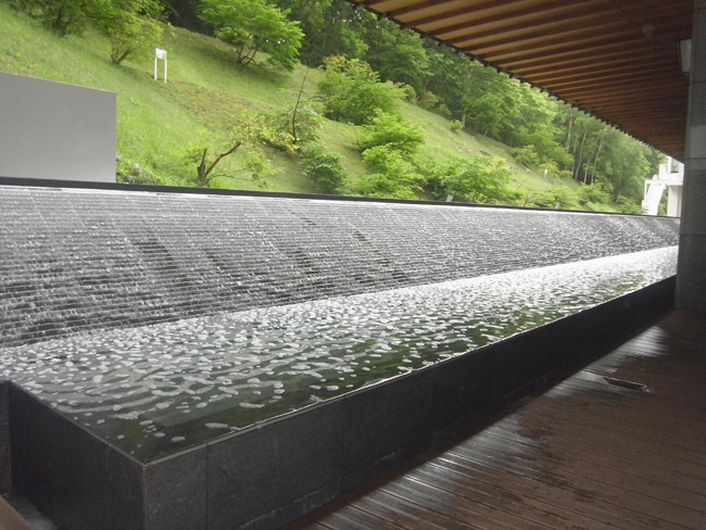 水のオブジェ