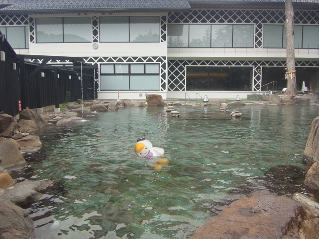 とまチョップ温泉に入る