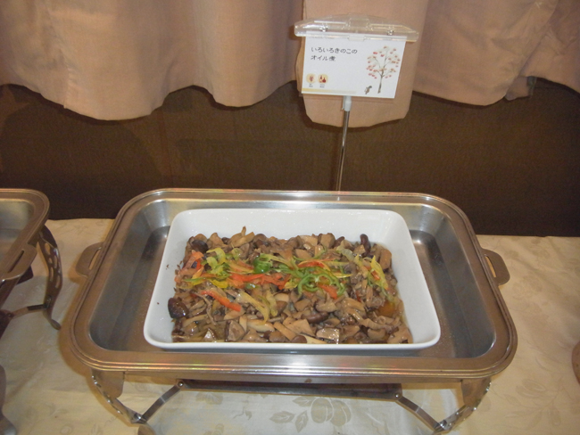 いろいろ茸のオイル煮