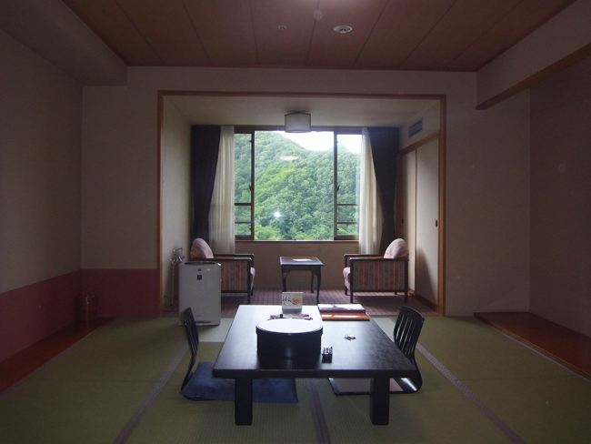 定山渓万世閣和室