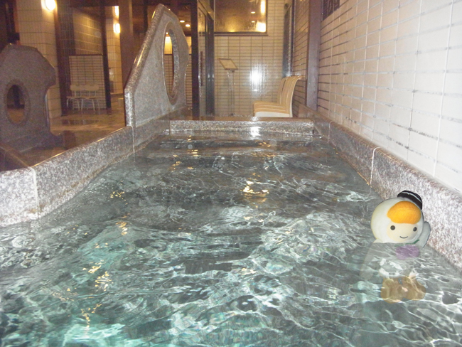 立ち湯に入る
