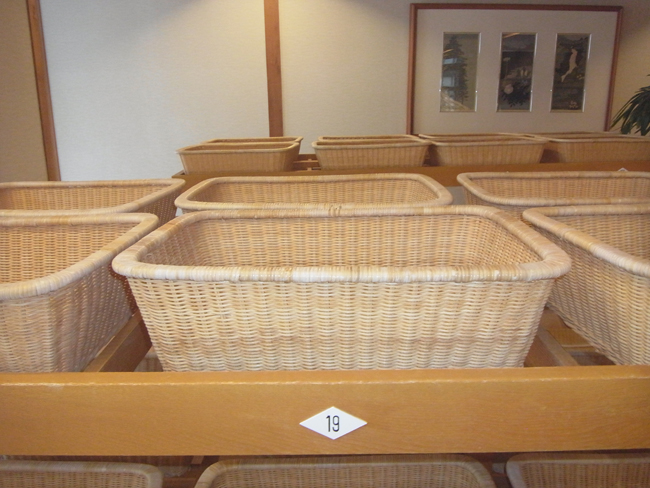 脱衣カゴ