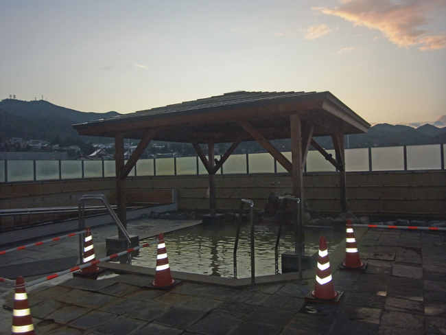 屋根付き露天