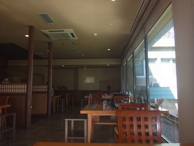 テーブル