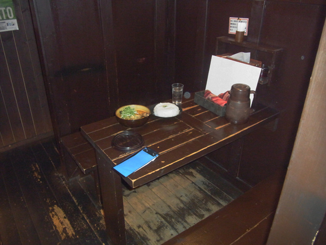 テーブル