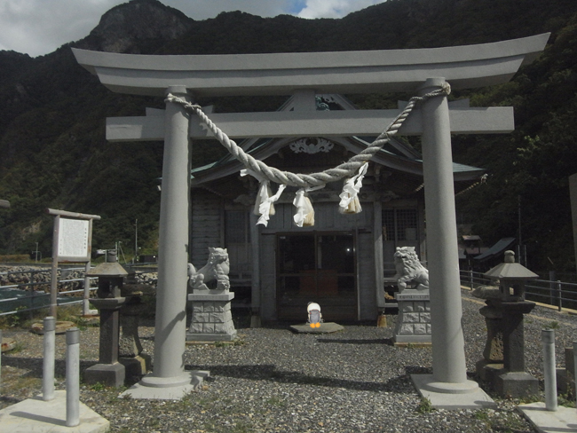 太田神社拝殿参拝