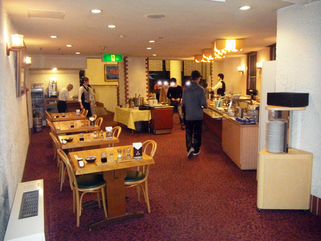 滝本イン夕食会場