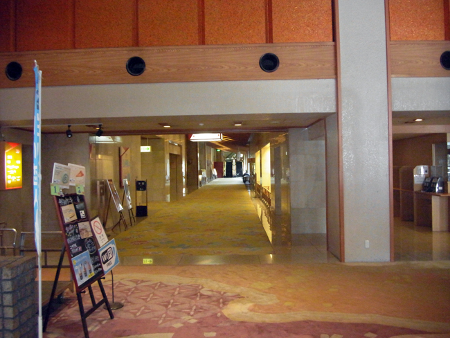 滝本館通路